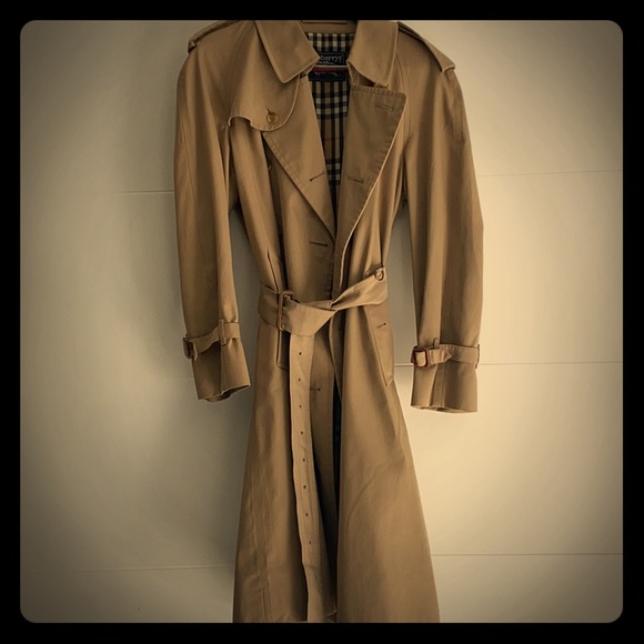 Vintage Traditional Burberry coat